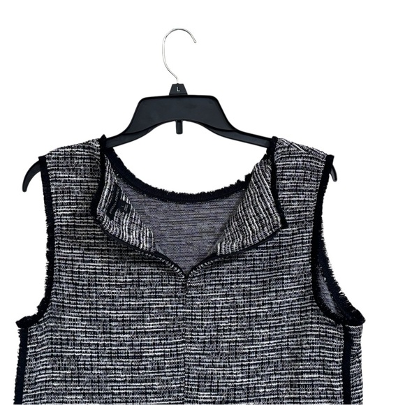 Banana Republic Black & White Fringed Tank Top Size Large | Classic Workwear - Picture 5 of 5